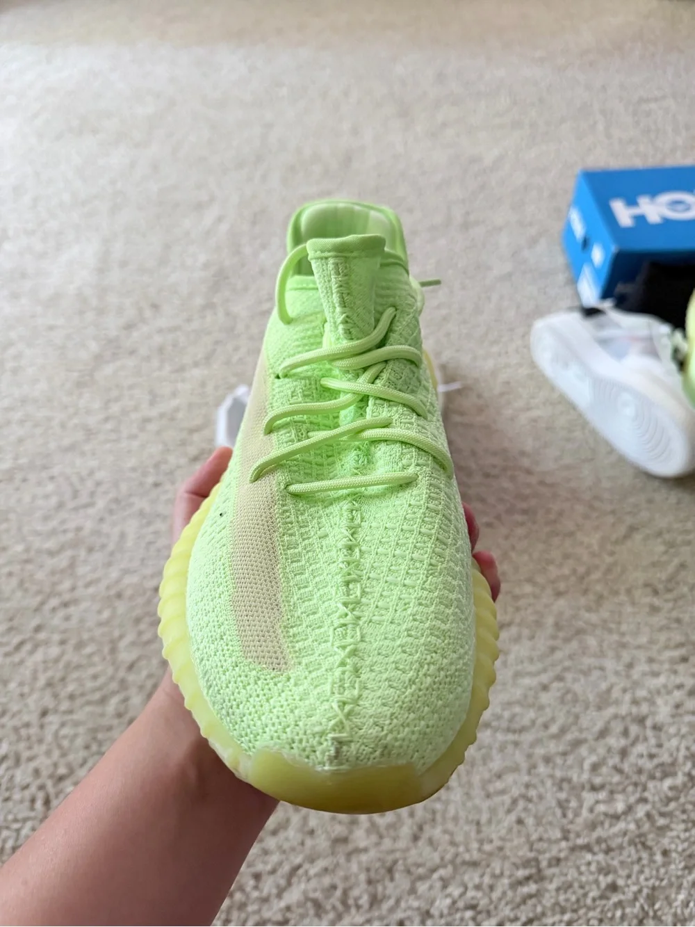 Adidas Yeezy boost 350 volt - Picture 2 of 9
